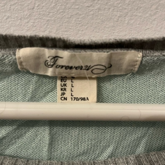 Forever 21 pull - Picture 2 of 2